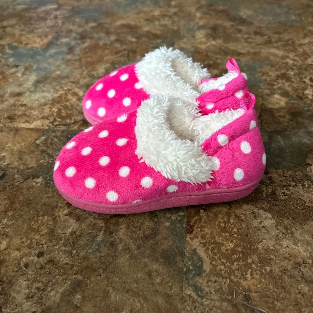 Toddler Slippers Girls Size Small 5-6 Pink White Polka Dot Lined Slip On Shoes